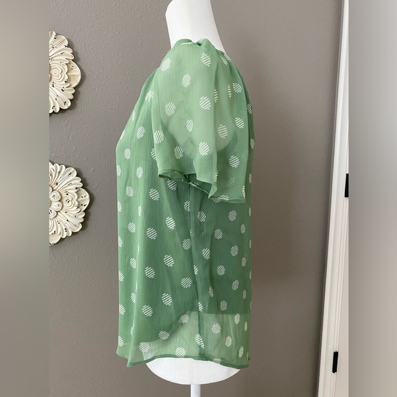 Flowy Blouse - Picture 2 of 4